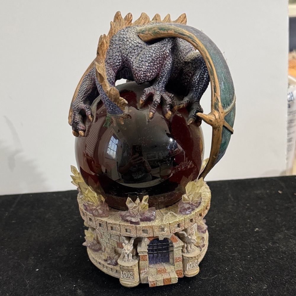 Dragon Fantasy Snow Globe Wind Up Musical Collectible - Picture 4 of 14